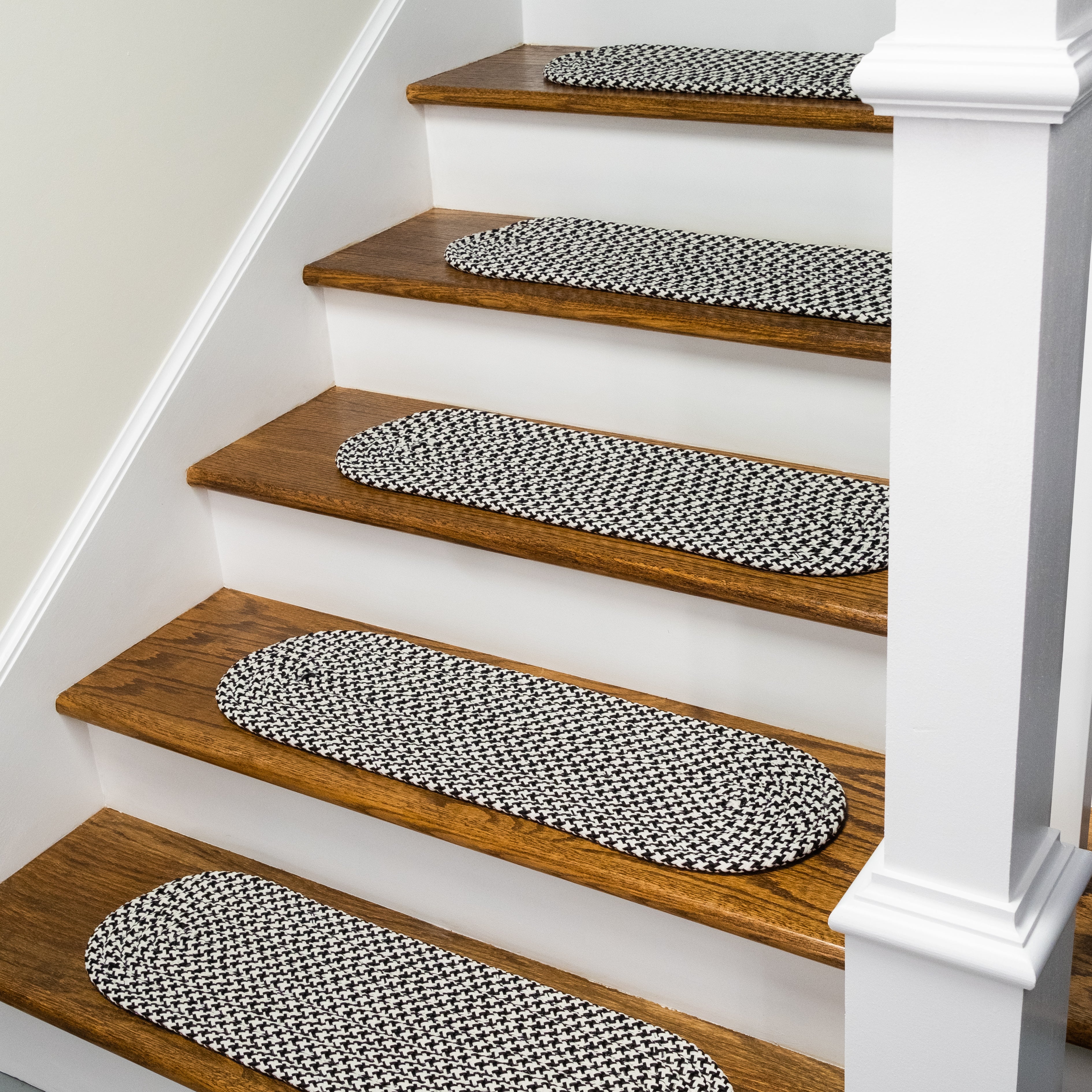 Milton Houndstooth Tweed Stair Treads Black ON49