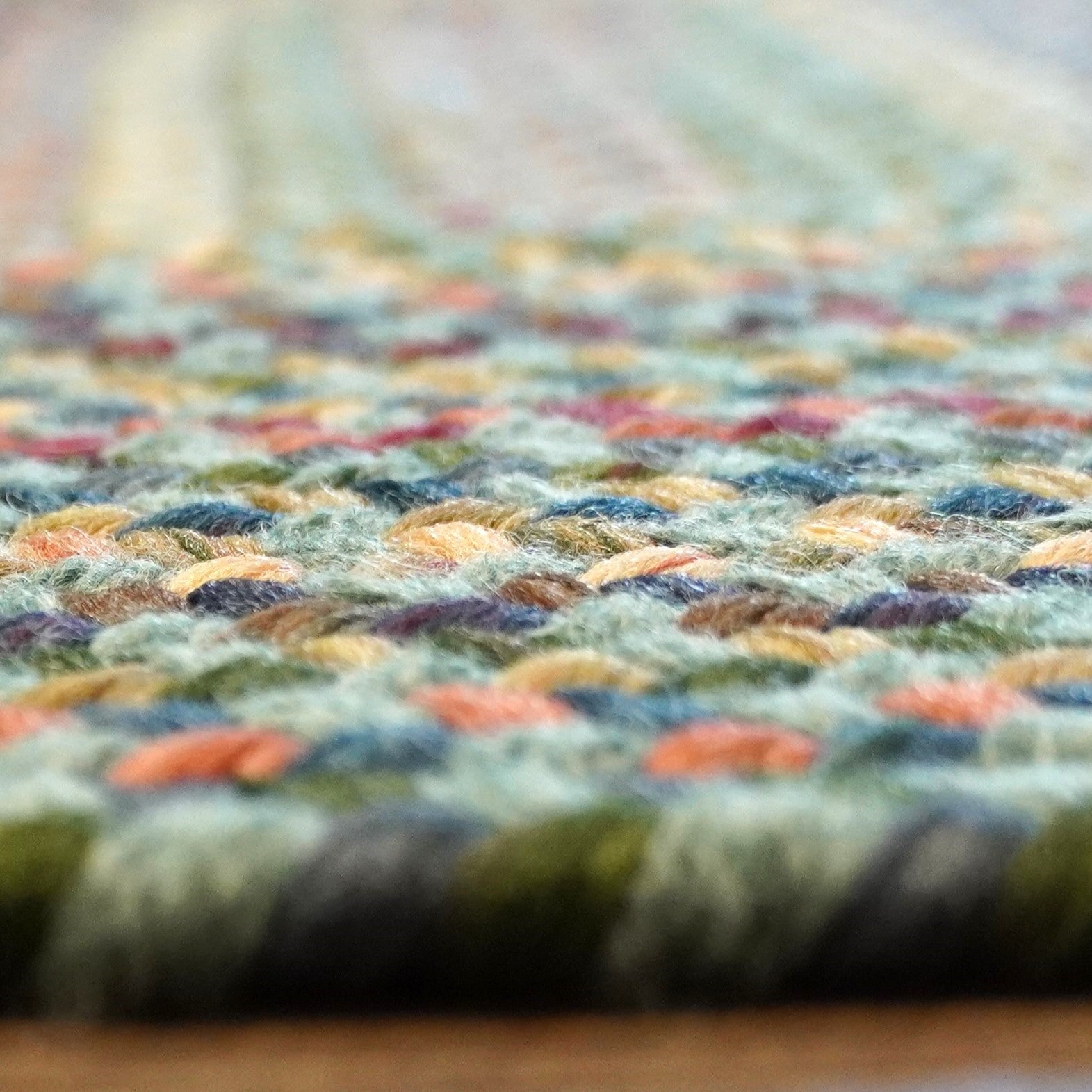 Cloverdale Wool Multi Round Teal VL05