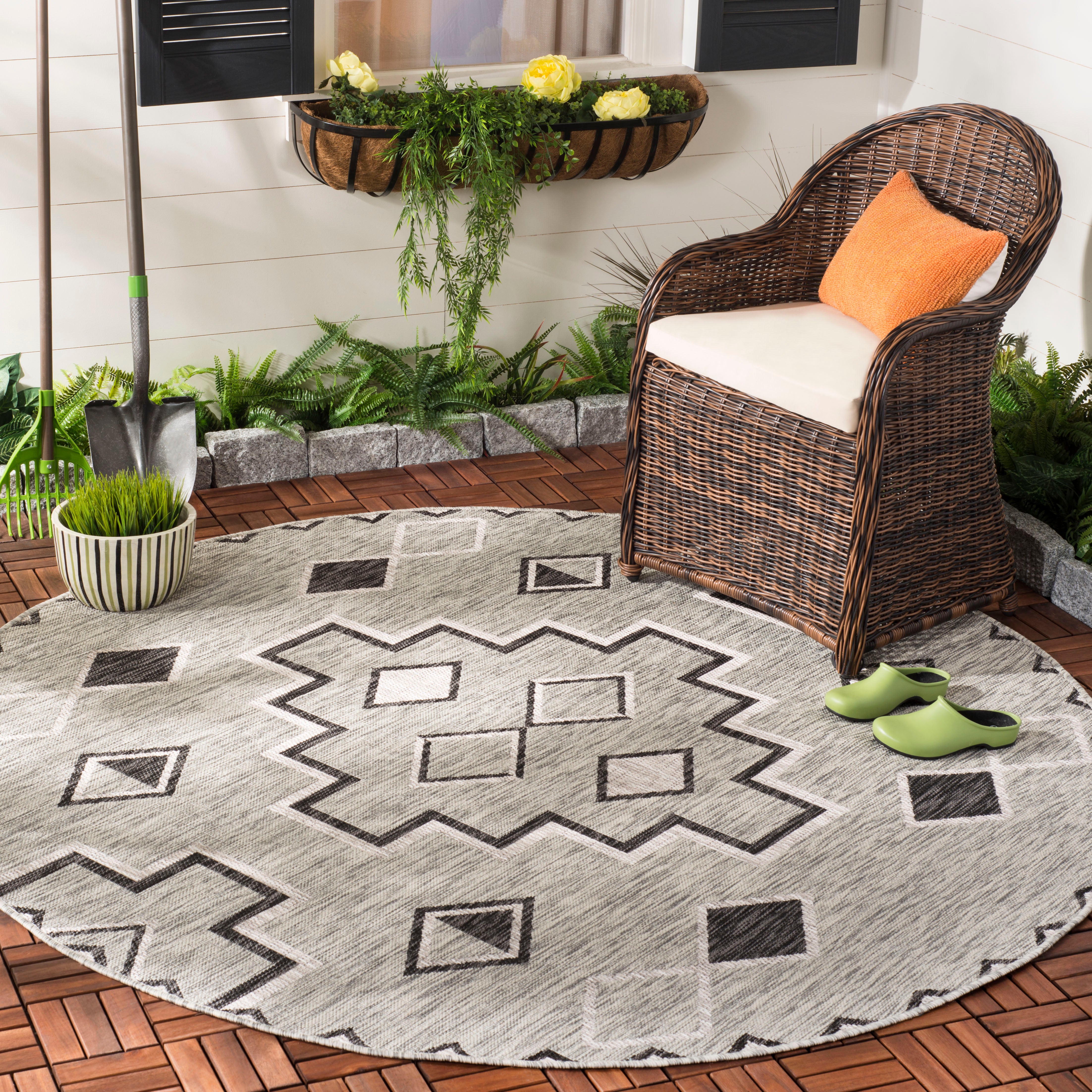 Courtyard CY8533 GREY / BLACK